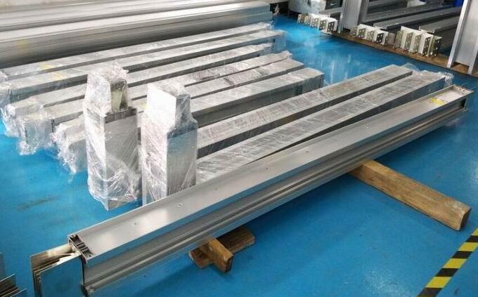 母線槽分類對比,密集絕緣型與空氣絕緣型的不同